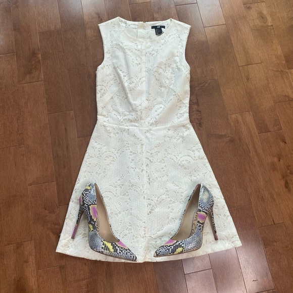 Lot 4 new dresses - bulk clothing for keeping or reselling - Picture 5 of 12